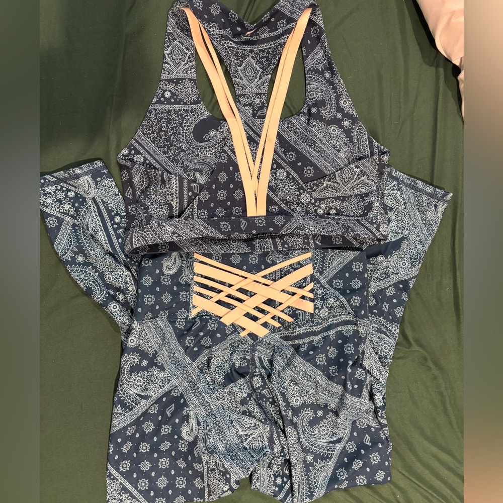 Fabletics Size M Sports Bra and Leggings Set